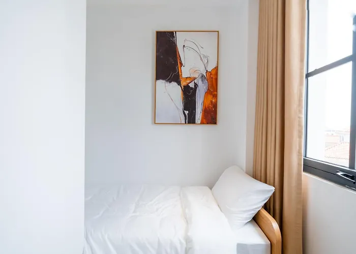 Azure Bay Khách sạn 3*