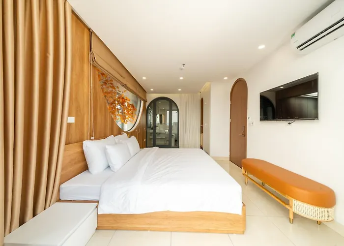 Khách sạn Azure Bay 3*